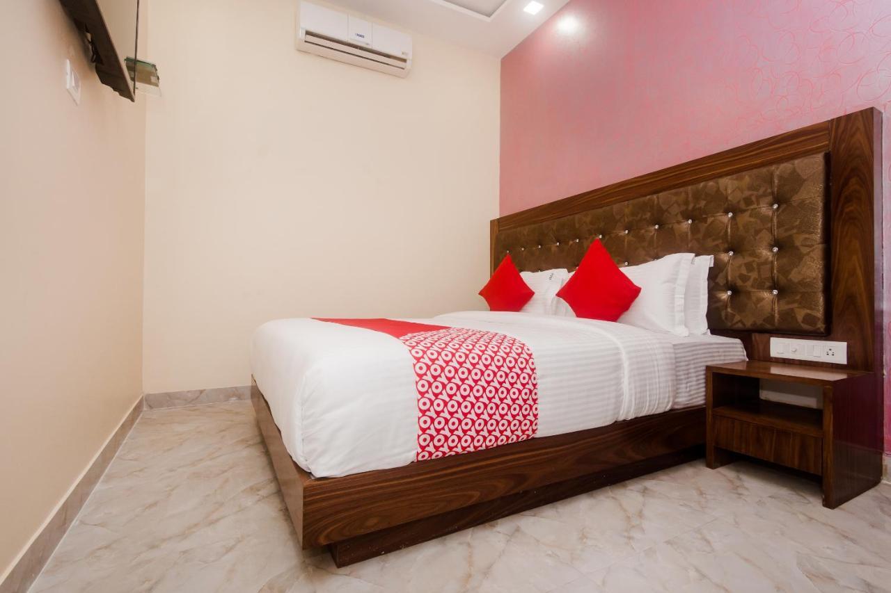 מומביי Hotel O Greenforest Near Airport Road Metro Station מראה חיצוני תמונה