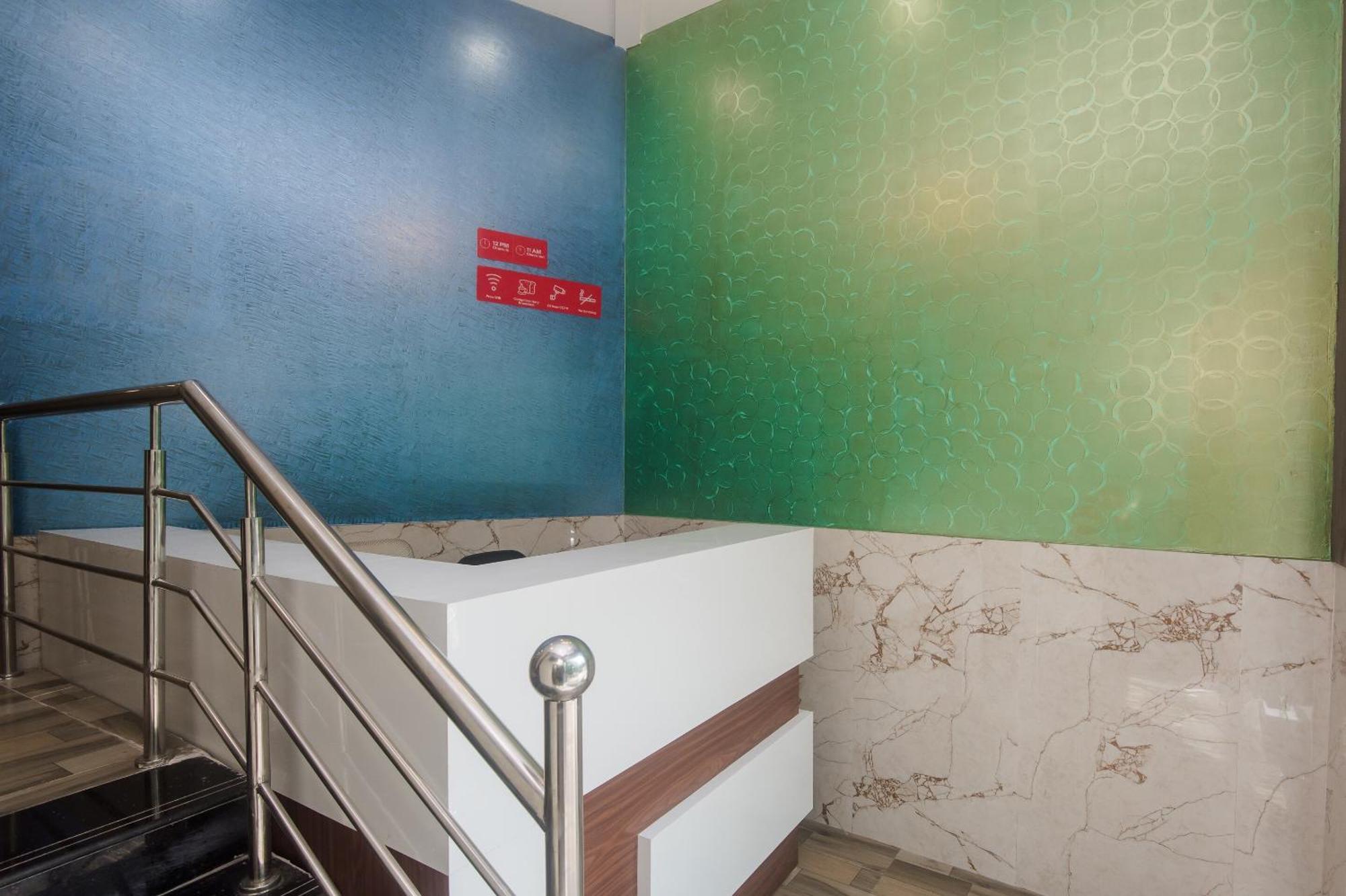 מומביי Hotel O Greenforest Near Airport Road Metro Station מראה חיצוני תמונה